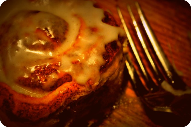 Cinnamon roll and fork
